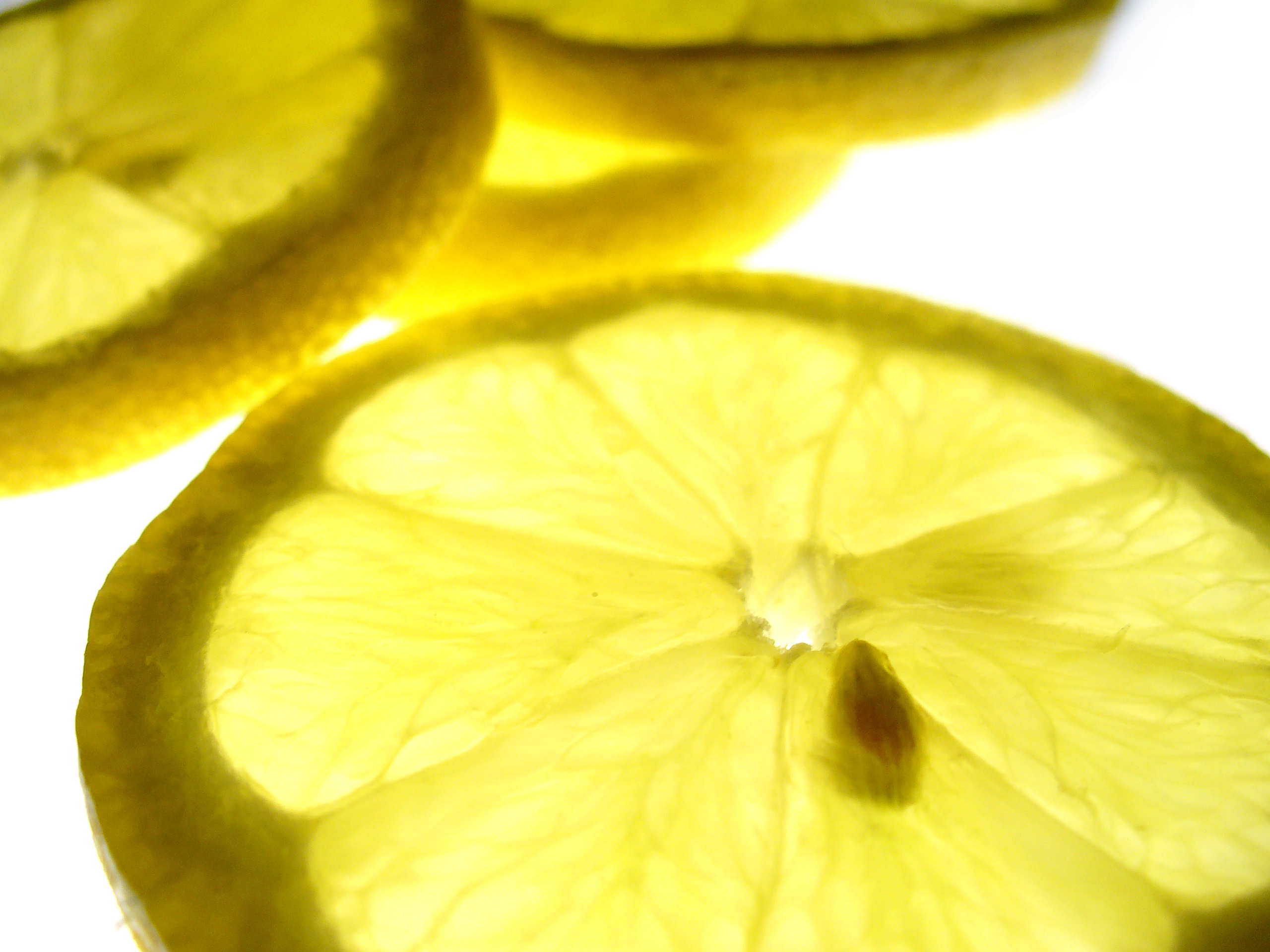 lemon slices for natural health
